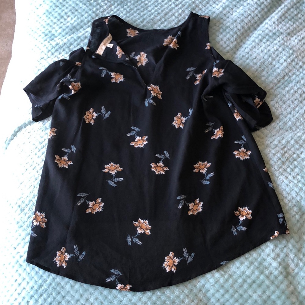 Short sleeve shirt